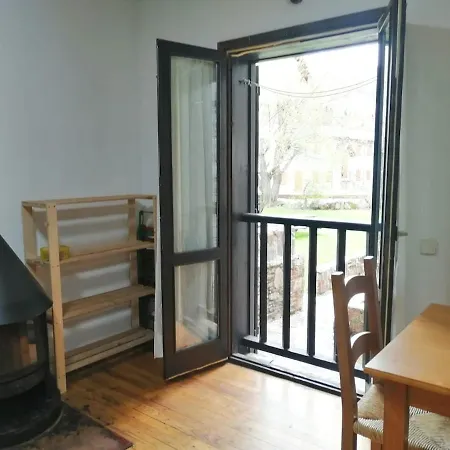 Estudio En Planta Baja Con Piscina En Verano