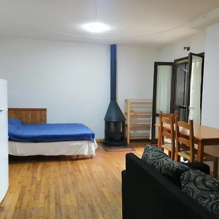 Estudio En Planta Baja Con Piscina En Verano